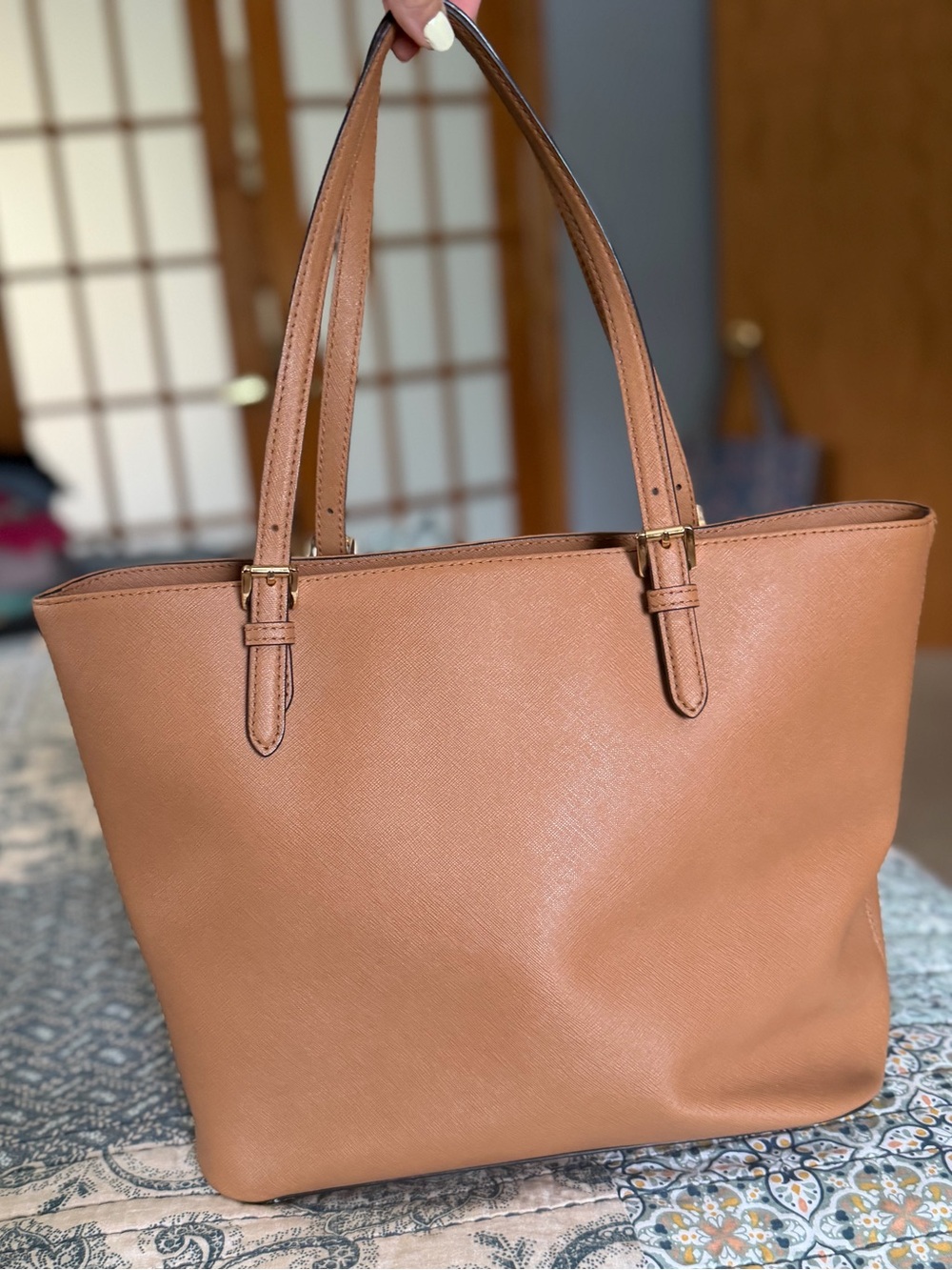 LIKE NEW - MICHAEL KORS Tan Leather Tote Bag - Picture 3 of 5
